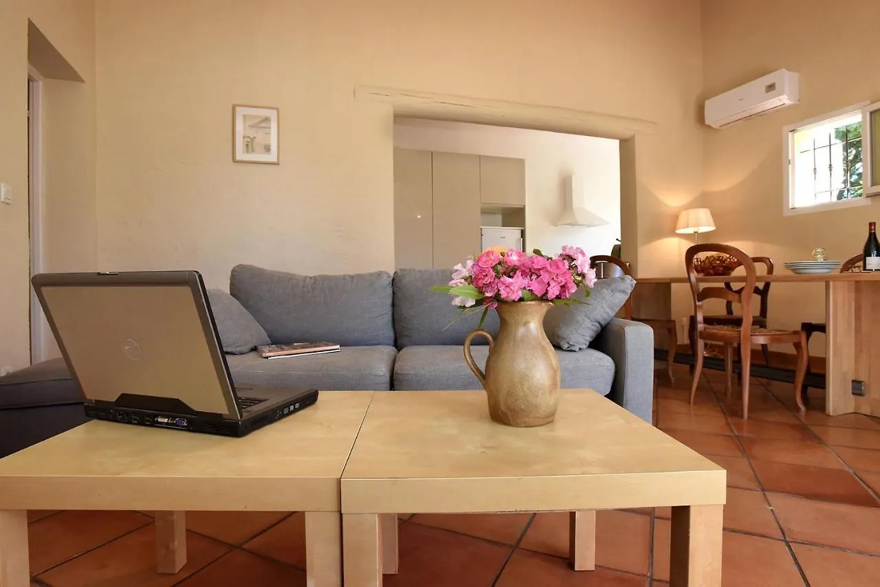 Villa Le Mas Soli - Gites Et Reception Caderousse