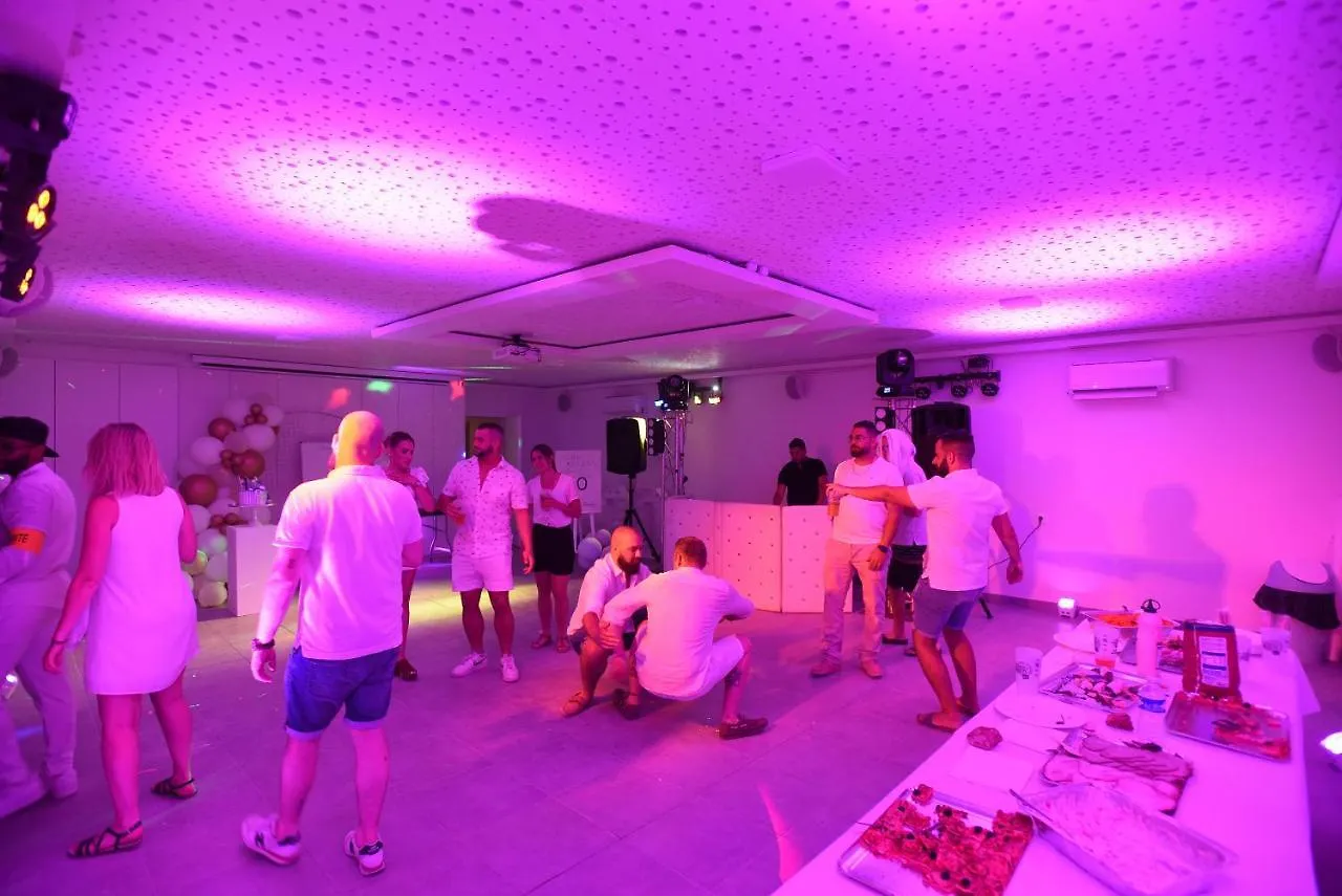 Le Mas Soli - Gites Et Reception Caderousse Villa