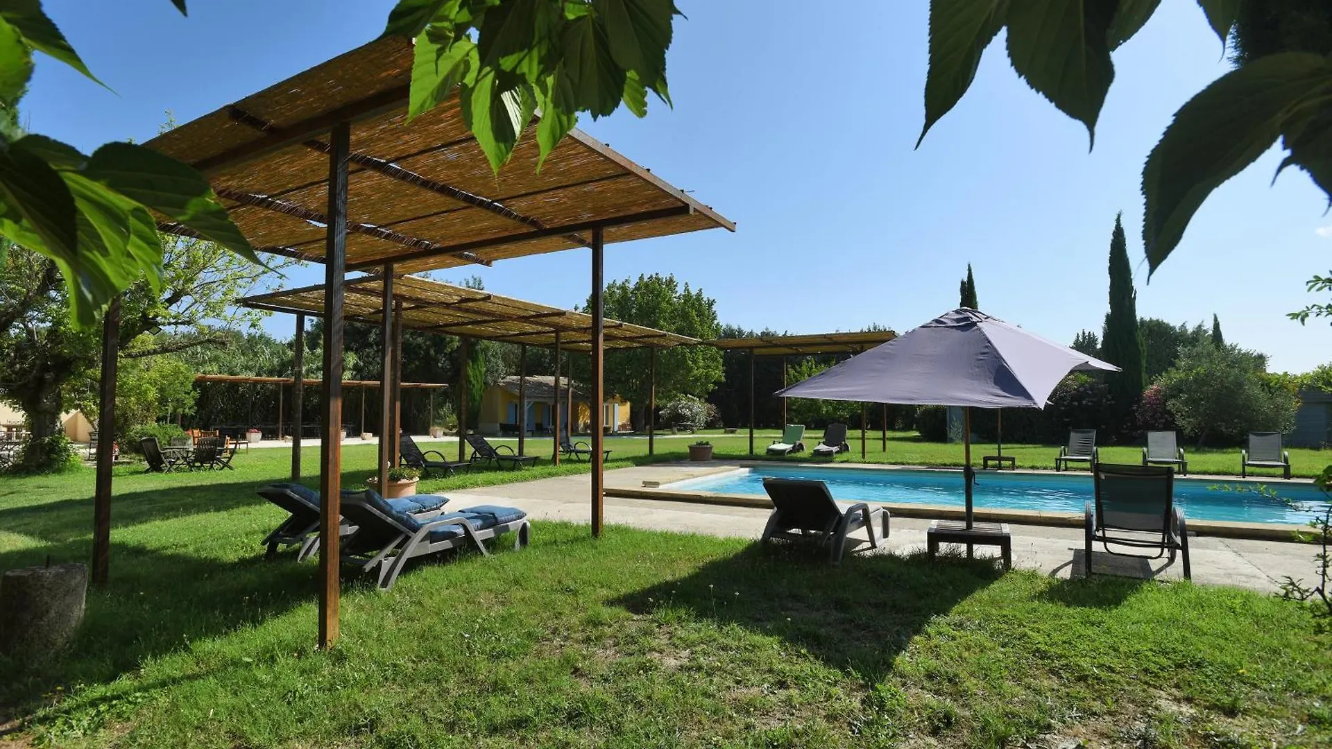 Le Mas Soli - Gites Et Reception Caderousse Villa
